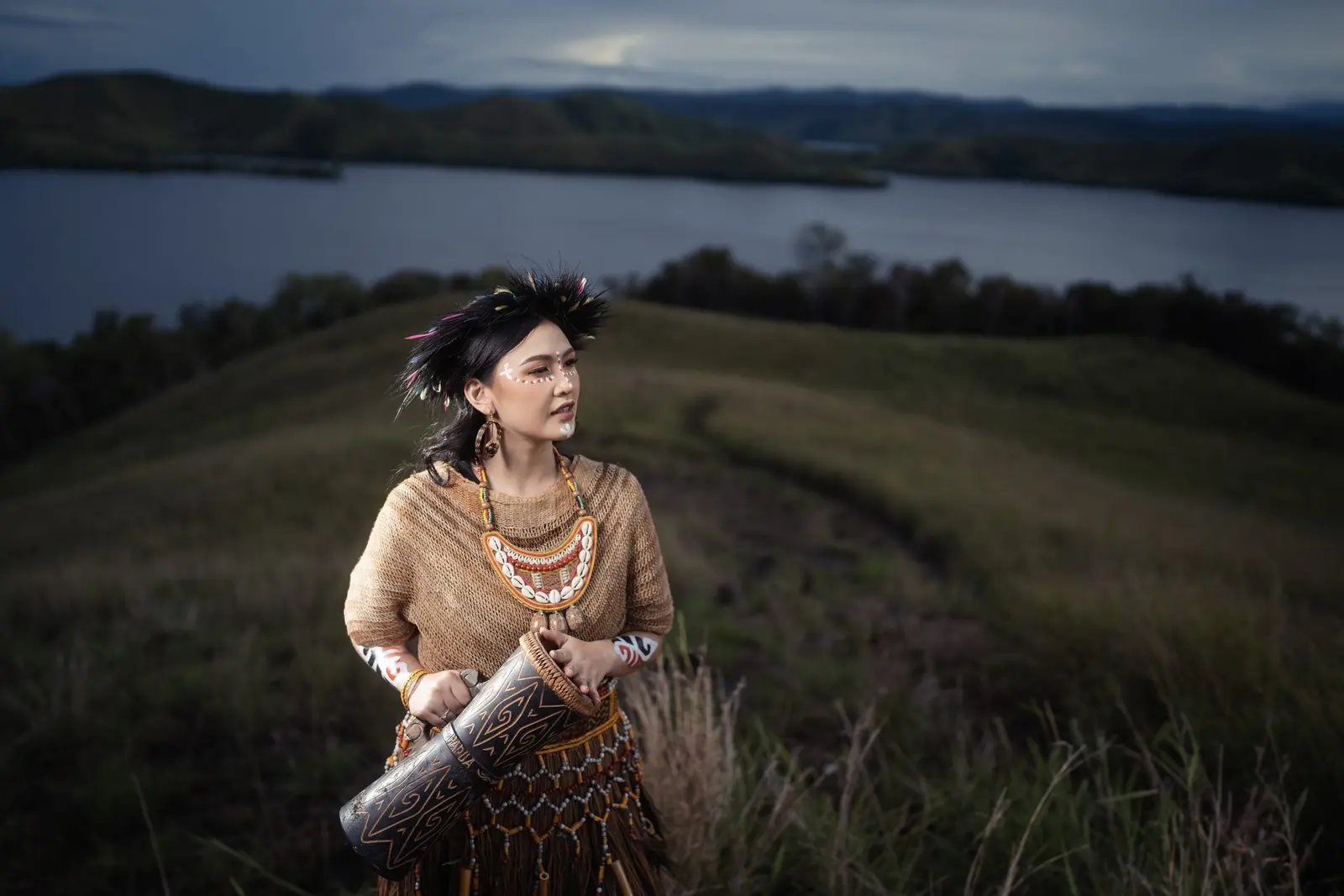 Pre-Wedding Nina & Jo - Adat Papua — Wedding & Pre-Wedding Papua Kreatif