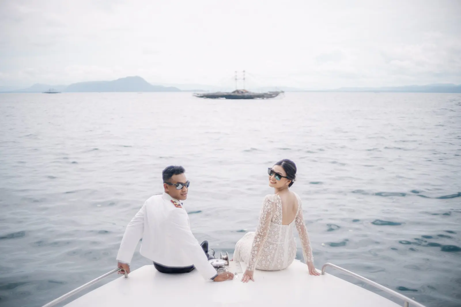 Pre-Wedding Nina & Jo - Boat — Wedding & Pre-Wedding Papua Kreatif